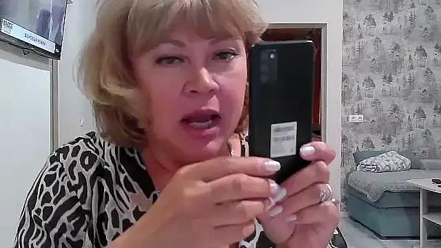 Sweet4104 on StripChat 