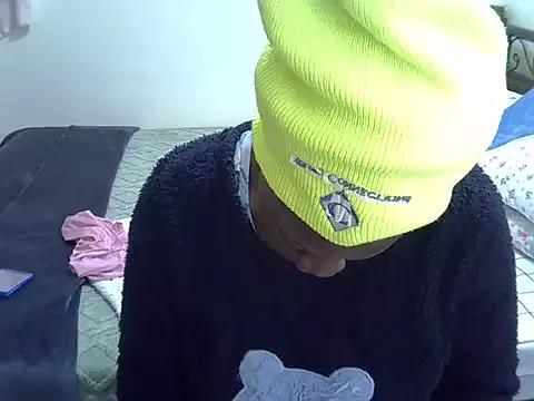 Sweet_Bear on StripChat 