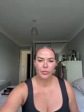 Sweetbutnotinnocent on StripChat 