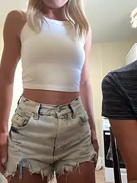 SweetCupcaks on StripChat