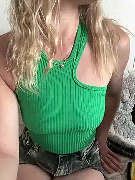 SweetCupcaks on StripChat 
