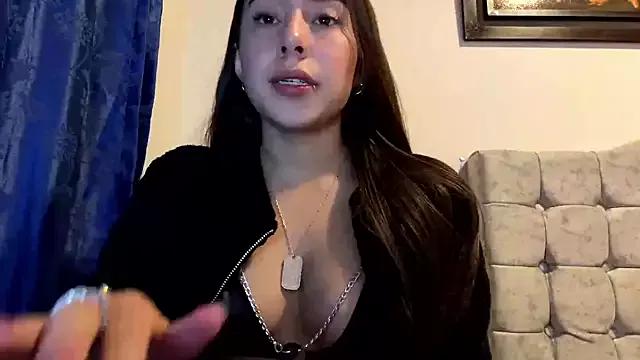 SweetMaddiee_ on StripChat 