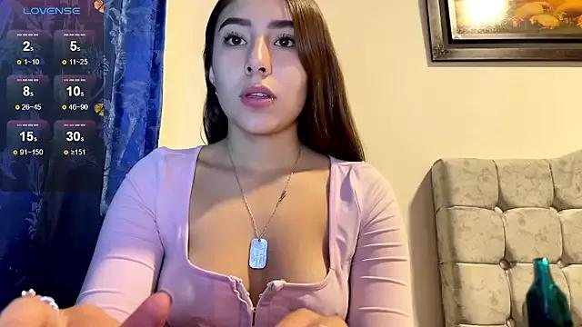 SweetMaddiee_ on StripChat 