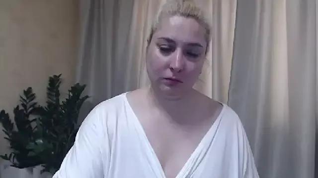 sweetpussy13 on StripChat 