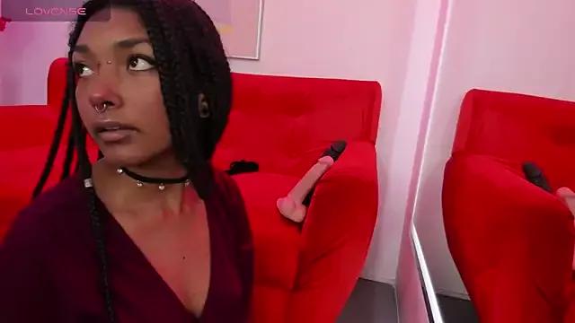 Sweett_m00n on StripChat 