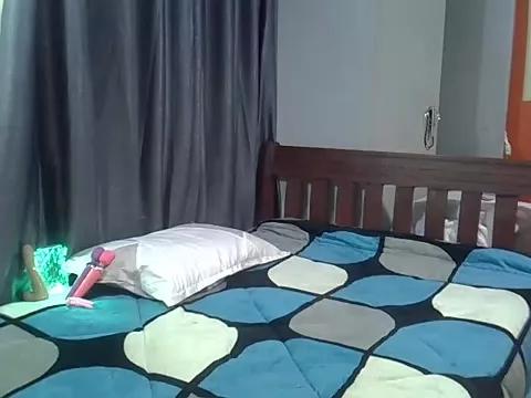 TeenieReeny on StripChat 