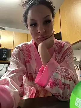 thatonelightskinn on StripChat 