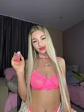 Tiffany_Kissss on StripChat 