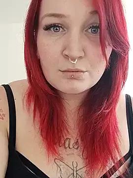 TiffiChantiT2 on StripChat 