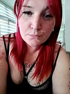 TiffiChantiT2 on StripChat 