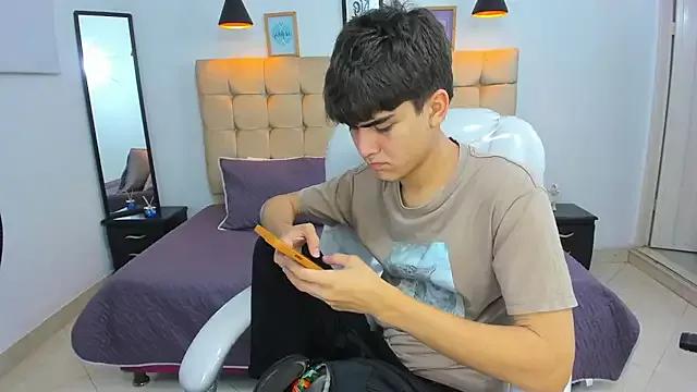 Tommy18__ on StripChat 