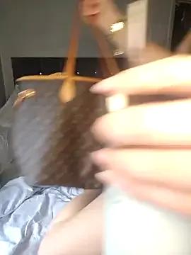 UK_bella's avatar