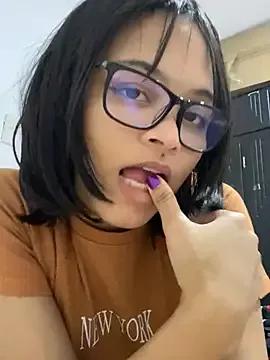 unu_nai on StripChat 