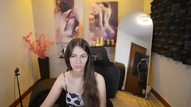 upssnowy on StripChat 