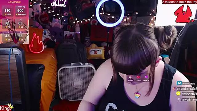 VelvetDiablo on StripChat 