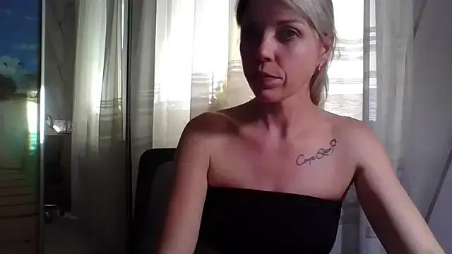VelvetLove287 on StripChat 
