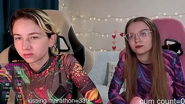 velvetvalkyries on StripChat