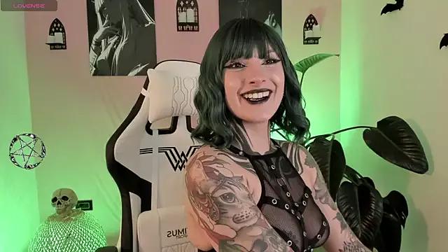 VelvetVampiree on StripChat 