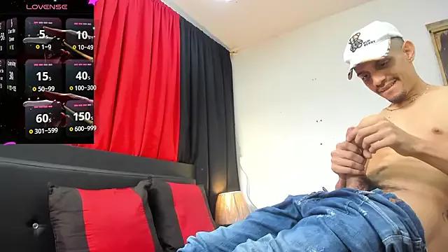 venezolano_monstercock on StripChat 