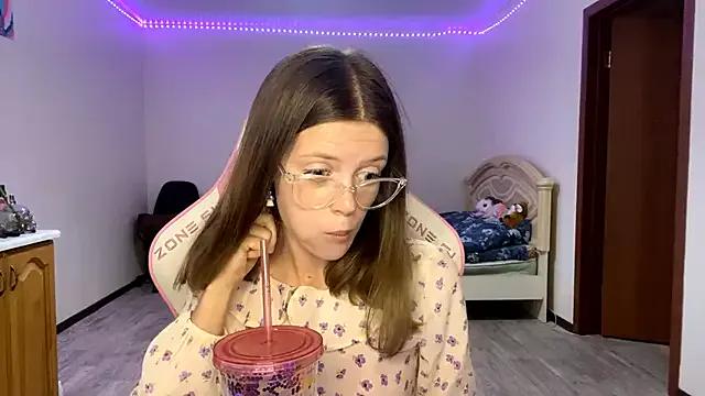 VibeQueenLucy on StripChat