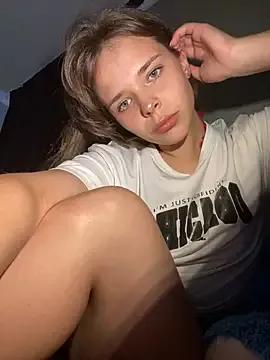 Vioos_20 on StripChat 