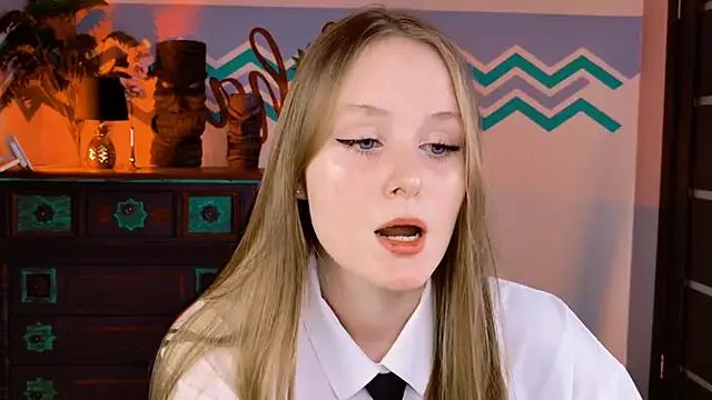 VivienLeeigh on StripChat 