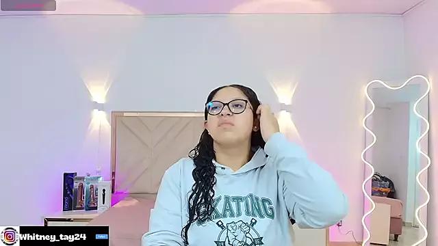 whitney_tay on StripChat