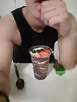 Woonee1680 on StripChat 