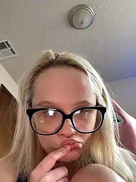 xxNaughtyNicolexx on StripChat 