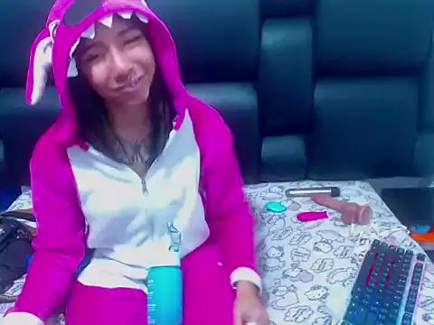 XxxReinaSexyBodyxxX777 on StripChat 
