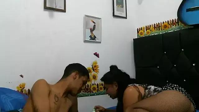 xxxxxlove2 on StripChat 