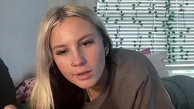yalfavdes on StripChat