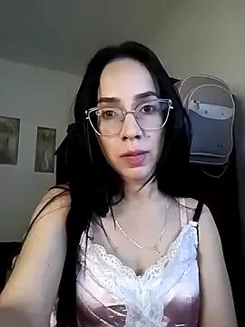 YaraDuarte on StripChat 