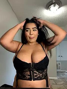 YaYa_Thickkii on StripChat 
