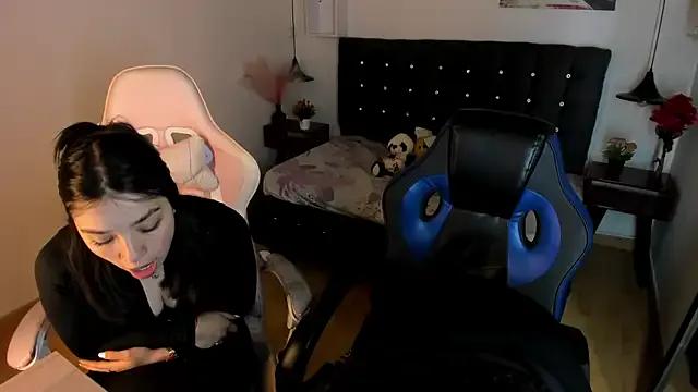 Yiing_and_yang on StripChat