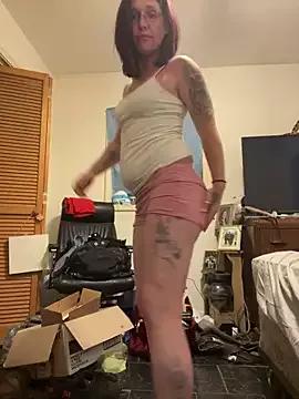 YoMomma-xoxo13 on StripChat 