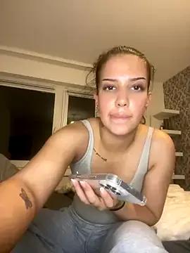 YoungZoey on StripChat