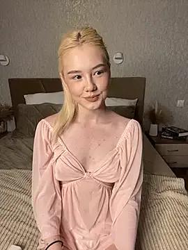 YourSunshine__ on StripChat