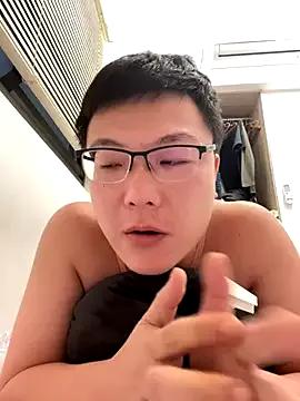YoY-man on StripChat 