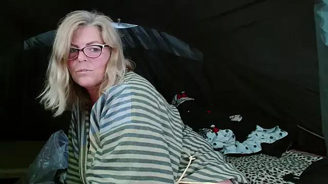 YulliaMilf on StripChat 