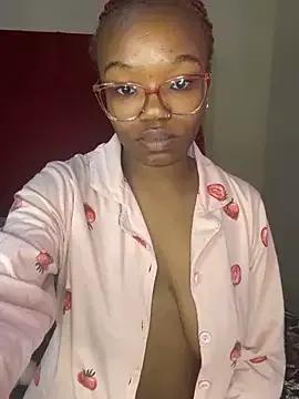 YummyMelanin117 on StripChat 