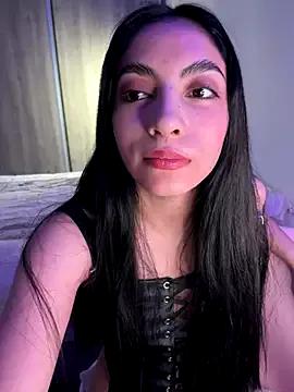 ZaraaFox on StripChat 