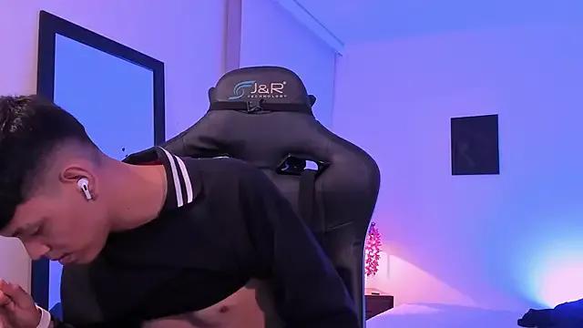 zeus_blaze — full naked