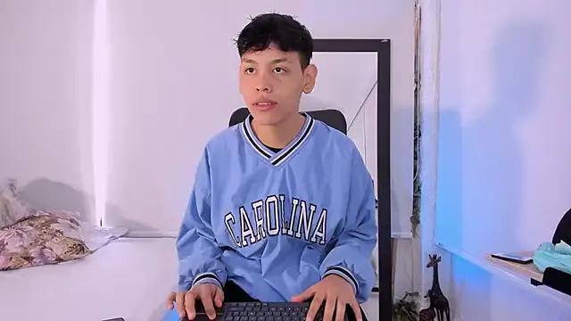 zeus_blaze on StripChat