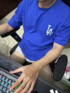 ZiioneTV on StripChat 