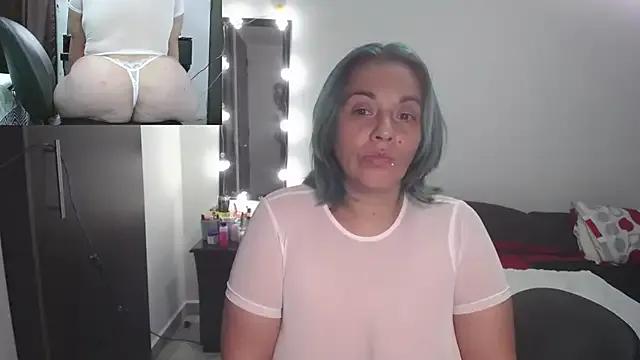 zoe_hotxxx — spit tits