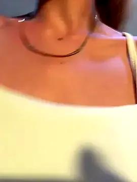 zoe_storm on StripChat