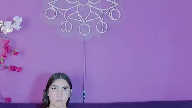 zoee_moretti on StripChat 